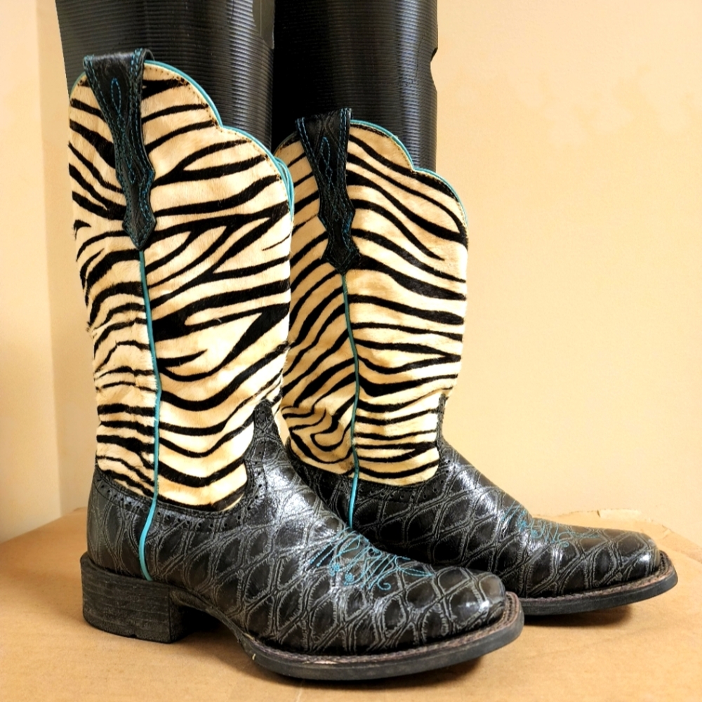 Ariat Black Gator Zebra Boots, sz 6B